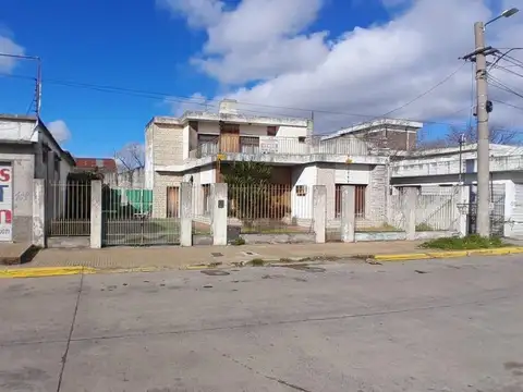 VENTA DE LOCAL COMERCIAL CRUCE VARELA