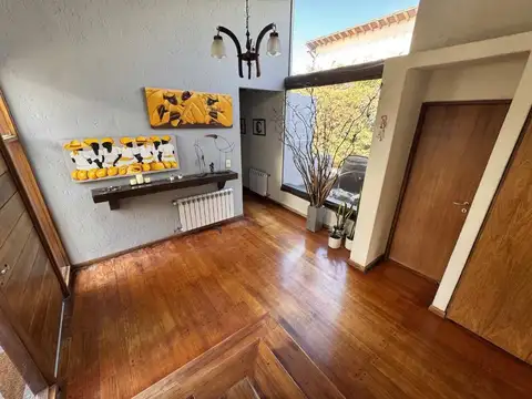 Casa 6 ambientes con 3 baños