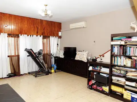 GRAN CASA A LA VENTA, HERMOSO BARRIO