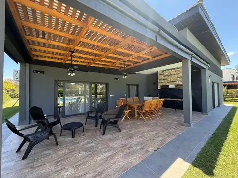 Casa en venta en Altos de Manzanares Pilar