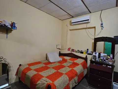 Casa de 3 dormitorios y patio 