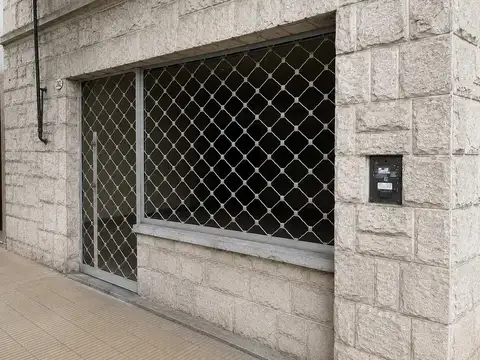 Venta de Local/Oficina al frente en Vicente Lopez