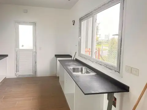 Casa 4 ambientes con 4 baños