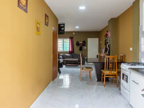 Casa 3 ambientes con 1 baño