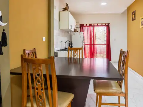 CASA 2 DORMITORIOS EN VENTA LA PLATA DUPLEX