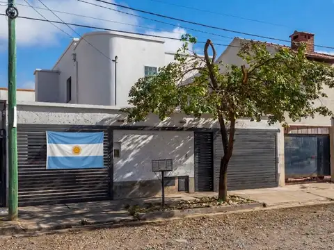Zona Sur. B° Los Castaños. Mza B. Casa 100