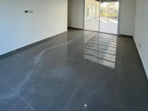 Casa en venta - 3 Dormitorios 2 Baños - Pilar