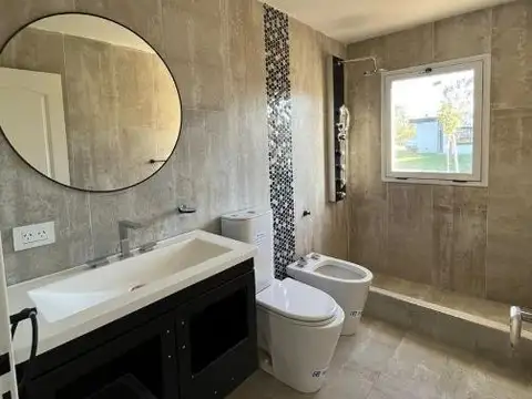 Casa en venta - 3 Dormitorios 2 Baños - Pilar