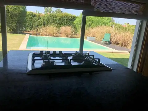 Casa en alquiler Barrio Cerrado