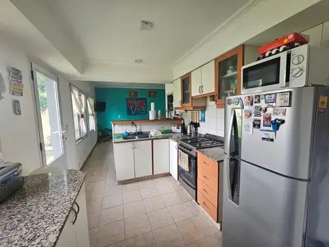 Casa en Venta con 4 cocheras