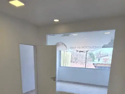 RIVAROLA AGOSTINI ALQUILA – OFICINA EN PLENO CENTRO DE LUJAN