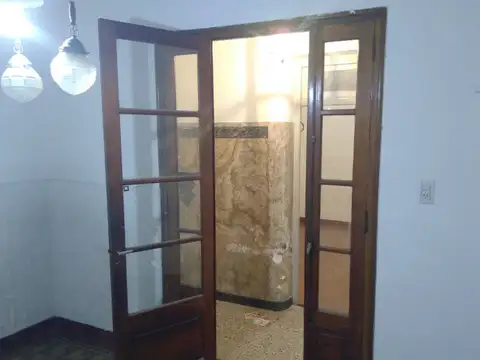 Casa 5 ambientes con 1 baño