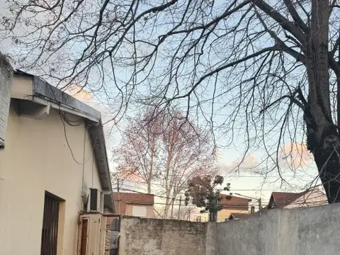 CASA EN VENTA 4 AMBIENTES -VILLA ADELINA -A REFACIONAR
