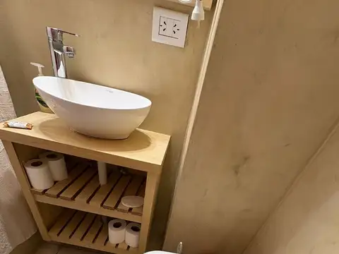 ALQUILER PERMANENTE MONOAMBIENTE CON VISTA AL LAGO