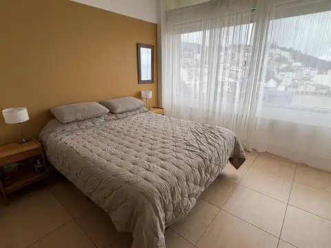 ALQUILER PERMANENTE MONOAMBIENTE CON VISTA AL LAGO