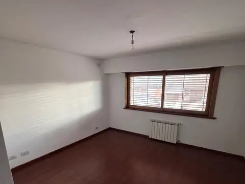 Depto Tipo Casa en Alquiler en Hurlingham, $ 2.000.000