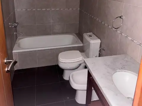 Depto Tipo Casa 5 ambientes con 3 baños