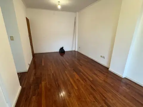 Adolfo P Carranza 3100, Piso 2