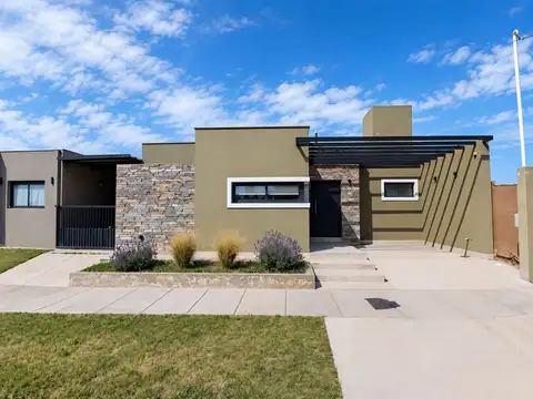Venta casa 3 habitaciones y pileta b privado maipu