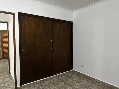 Departamento en Alquiler en Barrio Docente, $ 580.000