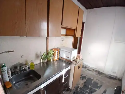 Casa 3 ambientes con 1 baño