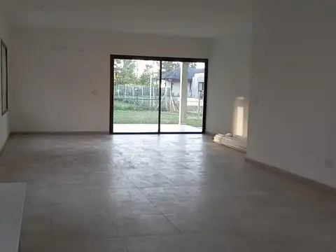 Divina Casa En Barrio Santo