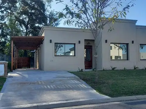 RBS. DIVINA CASA EN BARRIO SANTO TOMAS