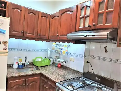 Bella casa de 3 amb, 2 baños, patio, tza, quincho y parrilla.