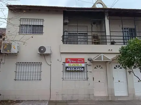 PH 2 Ambientes al Frente con Patio – Entrada Independiente – Sin Expensas