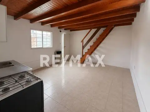 Depto Tipo Casa en Alquiler de 3 ambientes