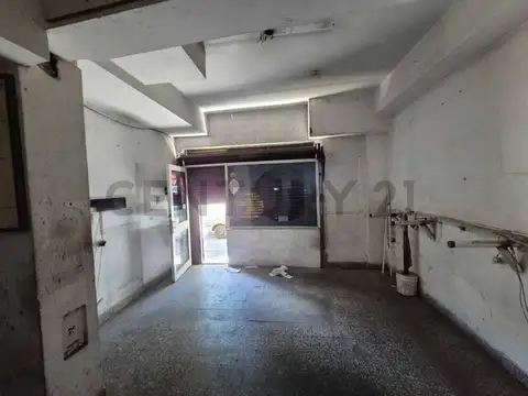 ALQUILER LOCAL THAMES A METROS DE WARNES