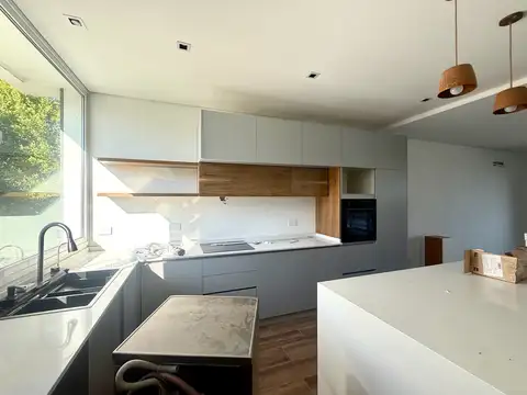 Casa en Alquiler al Sudeste