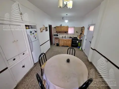 Departamento 3 amb/tipo casa-c/cochera-Santa Teresita.