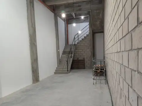 Local en Alquiler Via Púb.