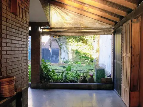 Casa 7 ambientes con 4 baños
