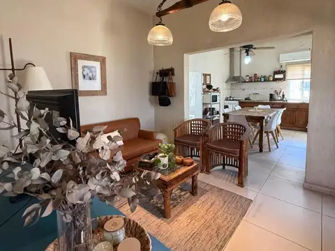 Lomas: 2 Casas Impecables + Quincho.Lote 361m2 Toma Permuta