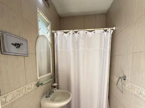 Lomas: 2 Casas Impecables + Quincho.Lote 361m2 Toma Permuta