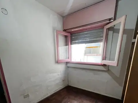 BARBARO FARIAS ALQUILA DEPARTAMENTO 2 AMB. EN 1° PISO POR ESCALERA.