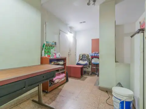 VENTA LOCAL COMERCIAL A LA CALLE EN BALVANERA