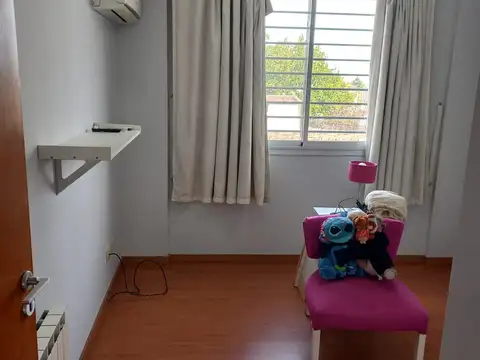 Departamento en Alquiler en Villa Talleres, $ 650.000