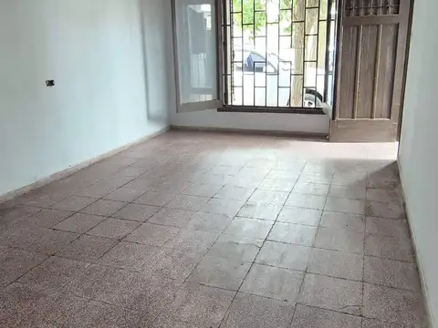 VENTA CASA 2 DORMITORIOS EN B° SARMIENTO