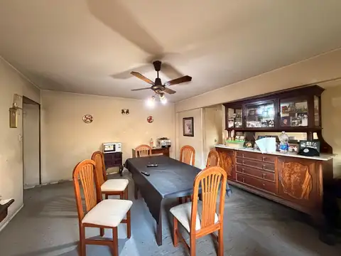 CUATRO AMBIENTES EN VENTA EN BARRIO CASTRO
