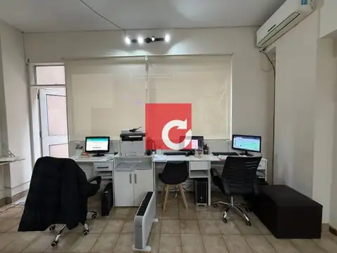 45 e/ 5 y 6- OFICINA COMERCIAL