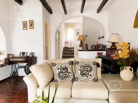 Casa 4 ambientes con 2 baños