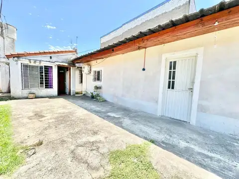 VENTA CASA 3 AMB + 2 AMB- A RECICLAR  - W. MORRIS