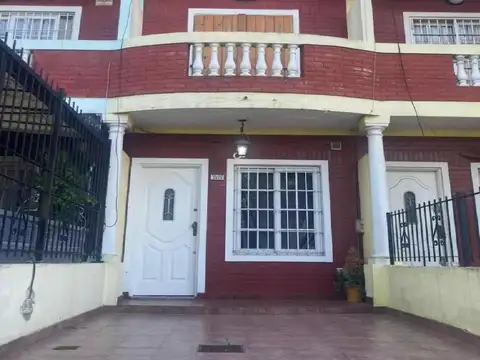 EXCELENTE TRIPLEX 4 AMBIENTES ,VILLA LUZURIAGA