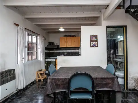Depto Tipo Casa 2 ambientes con 1 baño