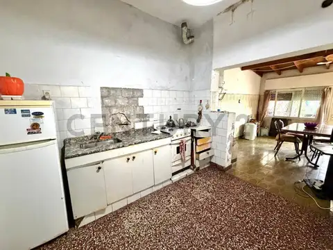 Venta Casa 3 ambientes en  Ituzaingó Norte sobre lote de 539 m² ideal desarrollo o reciclaje