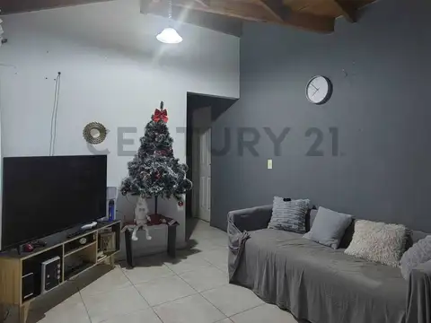 Venta de casa 3 ambientes, con parque en Villa Alpina, Pilar