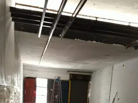 SE VENDE LOCAL DE 330M2 FRENTE A LA MUNI- SE ESCUCHA OFERTA-